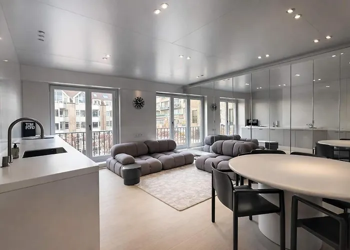 Modern Design Prime Location *